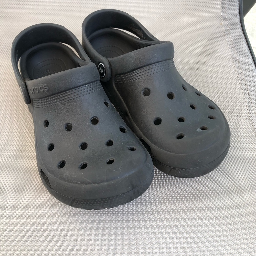 Boys crocs